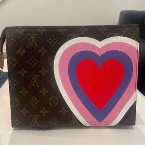 New Louis Vuitton limited edition Game On Toiletry 26!